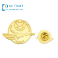 Wholesale personalized custom metal gold plated army military lapel pin enamel pilot wing air force badge for souvenir